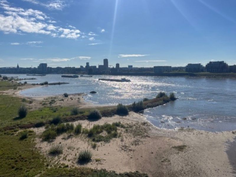 Rivier Expeditie Uitzicht op ver Waal Nederlands Watermuseum